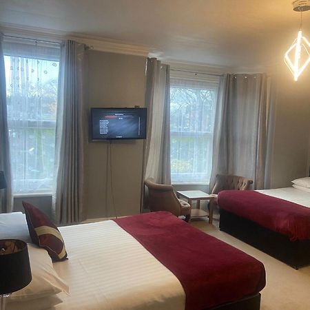 Diamonds Lodge Near York Hospital Quarto foto