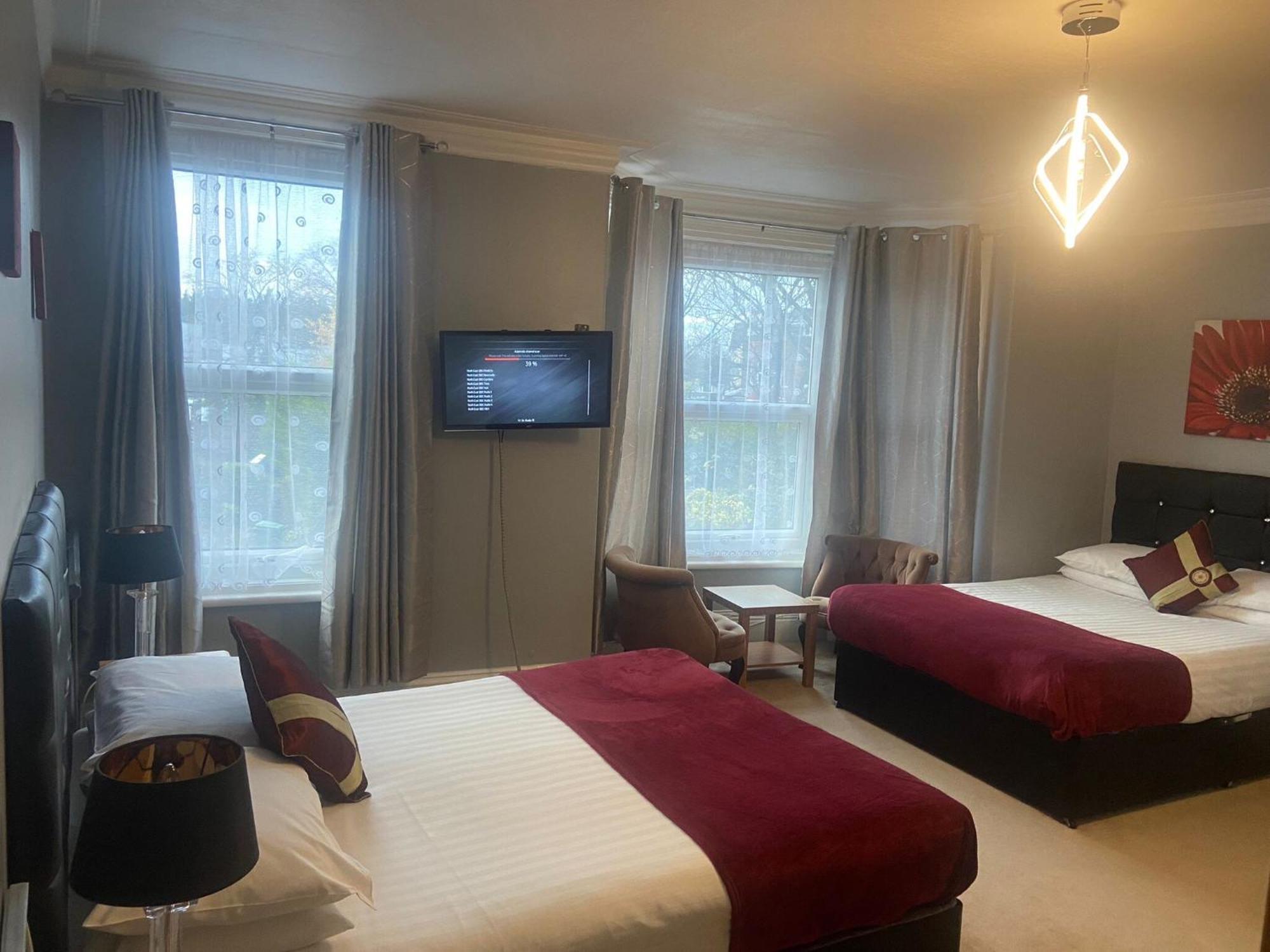 Diamonds Lodge Near York Hospital Quarto foto